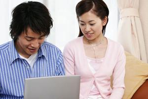 ナチュラル風に見えるカラコンが人気です